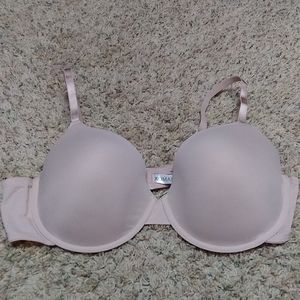 Komar nude bra
